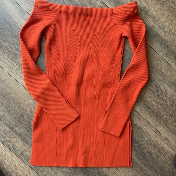 Veronica Beard Derick Off Shoulder Sweater - Picture 4 of 7